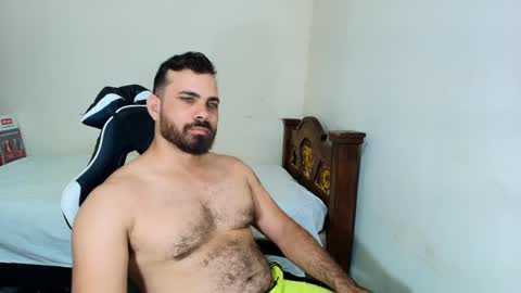 max_love25 online show from November 4, 2025, 10:42 pm