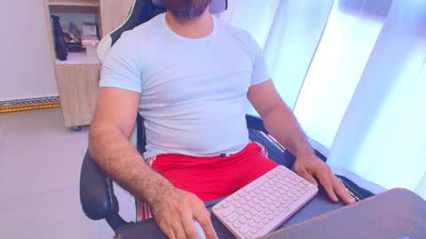 max_love25 online show from March 16, 2026, 8:24 pm