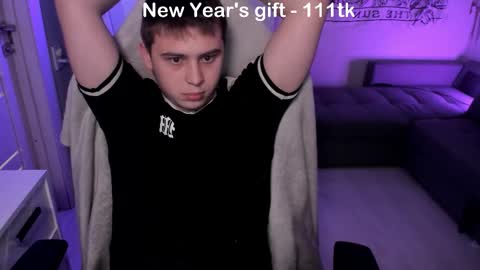 Snapshot of max_sm1th chatting on January 7, 2026, 6:54 pm Max online show from January 7, 2026, 6:54 pm