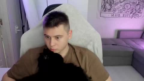 Snapshot of max_sm1th chatting on February 4, 2026, 6:19 am Max online show from February 4, 2026, 6:19 am