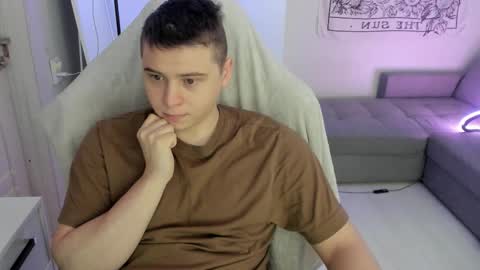 Snapshot of max_sm1th chatting on February 17, 2026, 6:54 am Max online show from February 17, 2026, 6:54 am