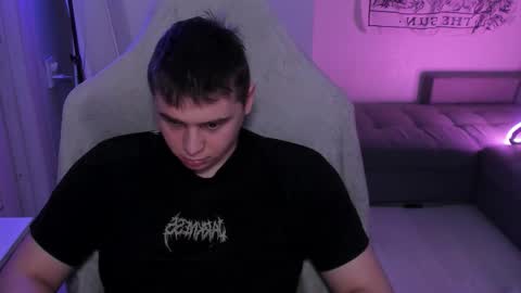 Snapshot of max_sm1th chatting on February 25, 2026, 1:21 pm Max online show from February 25, 2026, 1:21 pm