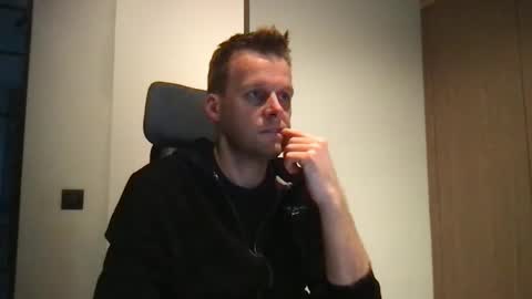 Snapshot of max_straight_1 chatting on December 6, 2024, 7:43 am Max take off clothes online show from December 6, 2024, 7:43 am