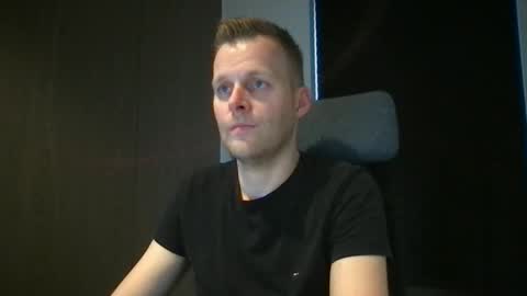 Snapshot of max_straight_1 chatting on January 23, 2025, 8:04 am Max take off clothes online show from January 23, 2025, 8:04 am