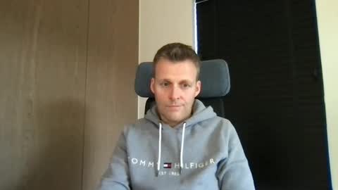 Snapshot of max_straight_1 chatting on January 27, 2025, 1:41 pm Max take off clothes online show from January 27, 2025, 1:41 pm