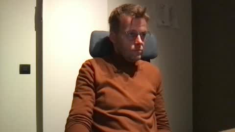 Snapshot of max_straight_1 chatting on January 5, 2026, 6:55 pm Max take off clothes online show from January 5, 2026, 6:55 pm