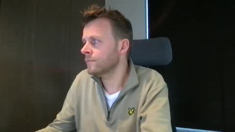 Snapshot of max_straight_1 chatting on January 13, 2026, 9:36 am Max take off clothes online show from January 13, 2026, 9:36 am