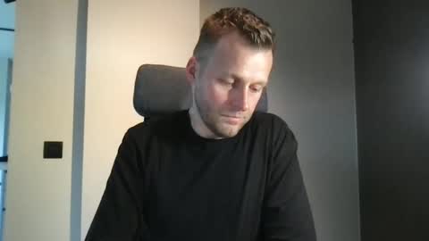 Snapshot of max_straight_1 chatting on February 15, 2026, 12:58 pm Max take off clothes online show from February 15, 2026, 12:58 pm