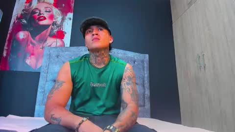 Snapshot of max_tatto chatting on November 18, 2025, 1:44 am max_tatto online show from November 18, 2025, 1:44 am