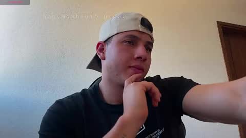 max_valiant1 online show from May 31, 2026, 7:26 pm