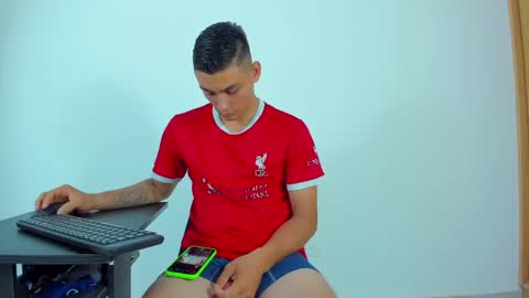MAX     online show from May 8, 2026, 8:52 am