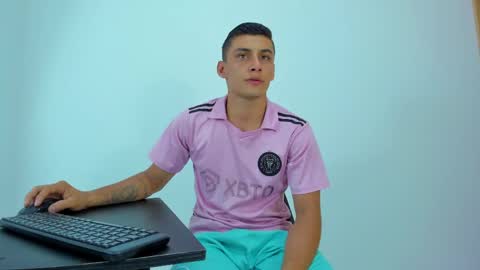 MAX     online show from May 17, 2026, 1:14 am