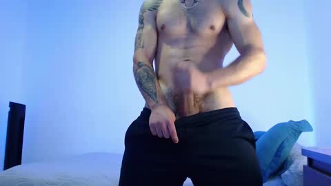 max_xl_ online show from October 7, 2025, 2:47 pm