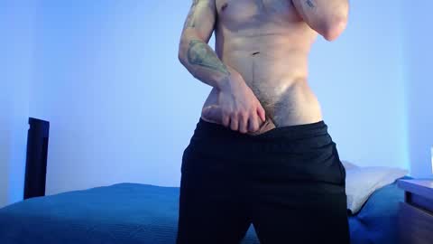 max_xl_ online show from October 20, 2025, 11:05 pm