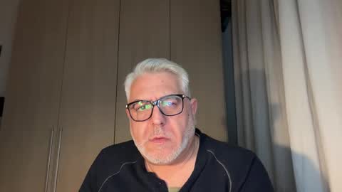 Snapshot of maxbillo chatting on March 20, 2026, 11:31 pm maxbillo online show from March 20, 2026, 11:31 pm