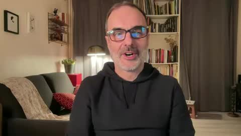 Snapshot of maxbow chatting on February 6, 2025, 10:00 pm Max Mikado online show from February 6, 2025, 10:00 pm