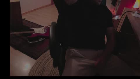 maxcamlove online show from October 5, 2025, 4:00 am