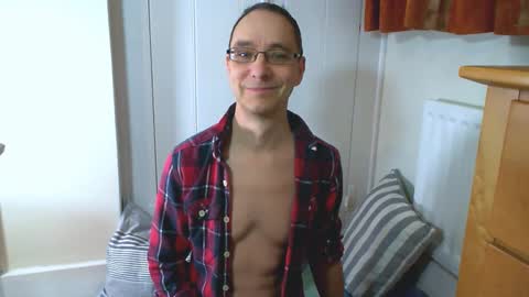 Snapshot of maxdavies chatting on February 10, 2026, 10:52 am Max Davies online show from February 10, 2026, 10:52 am