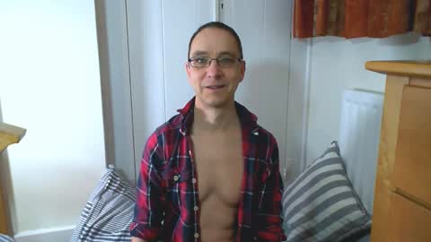 Snapshot of maxdavies chatting on February 16, 2026, 10:33 am Max Davies online show from February 16, 2026, 10:33 am