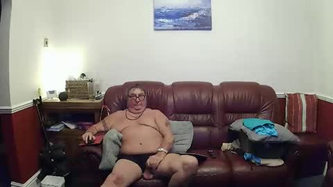 Snapshot of maxi_johnes chatting on May 16, 2026, 10:19 pm MAX online show from May 16, 2026, 10:19 pm