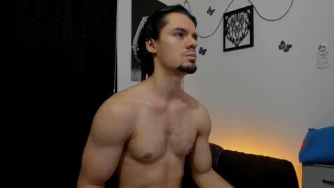 Snapshot of maxi_styles chatting on January 31, 2025, 4:47 am Alex online show from January 31, 2025, 4:47 am