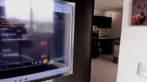 Snapshot of maxi_styles chatting on February 23, 2025, 8:33 pm Alex online show from February 23, 2025, 8:33 pm