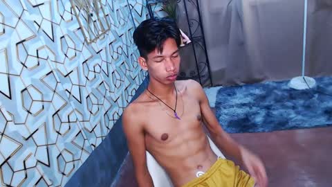 Reyn online show from February 11, 2025, 12:17 am