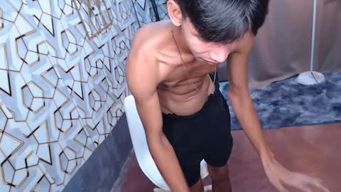 Reyn online show from February 12, 2025, 10:14 am