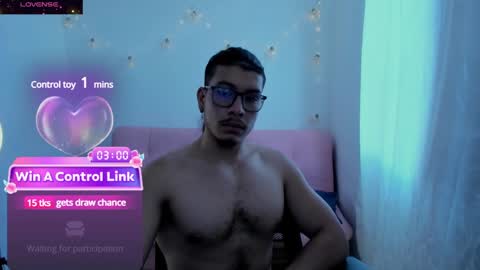 Snapshot of maxifit_ chatting on January 9, 2025, 1:56 pm Mikael online show from January 9, 2025, 1:56 pm