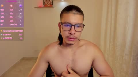 Snapshot of maxifit_ chatting on January 17, 2025, 9:28 am Mikael online show from January 17, 2025, 9:28 am