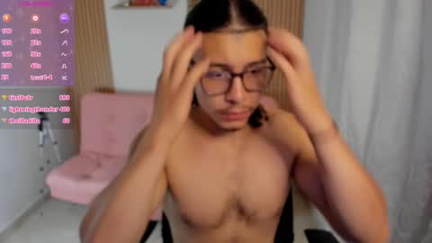 Snapshot of maxifit_ chatting on February 4, 2025, 10:10 am Mikael online show from February 4, 2025, 10:10 am