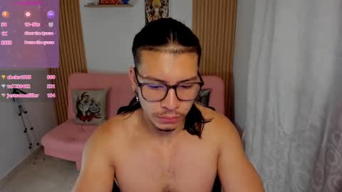 Snapshot of maxifit_ chatting on February 5, 2025, 10:08 am Mikael online show from February 5, 2025, 10:08 am