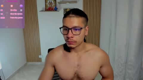 Snapshot of maxifit_ chatting on February 13, 2025, 10:12 am Mikael online show from February 13, 2025, 10:12 am