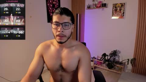 Snapshot of maxifit_ chatting on October 6, 2025, 10:45 am Mikael online show from October 6, 2025, 10:45 am