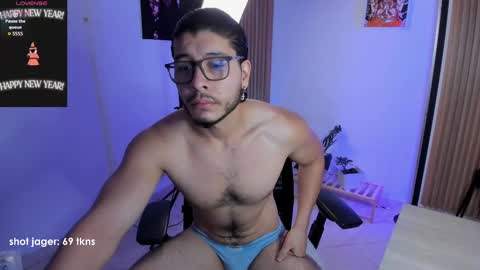 Snapshot of maxifit_ chatting on October 25, 2025, 10:01 am Mikael online show from October 25, 2025, 10:01 am