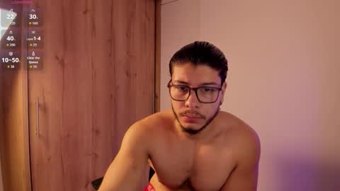 Snapshot of maxifit_ chatting on November 11, 2025, 10:04 am Mikael online show from November 11, 2025, 10:04 am