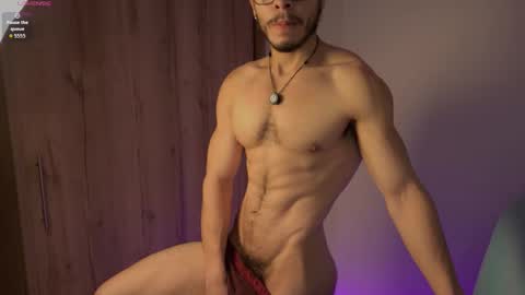 Snapshot of maxifit_ chatting on March 10, 2026, 9:25 am Mikael online show from March 10, 2026, 9:25 am