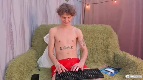 Snapshot of maxim_burn chatting on October 20, 2025, 8:53 pm maxim burn online show from October 20, 2025, 8:53 pm