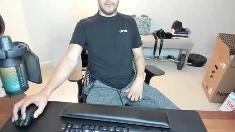 Snapshot of maximal91 chatting on December 2, 2025, 3:29 pm maximal91 online show from December 2, 2025, 3:29 pm