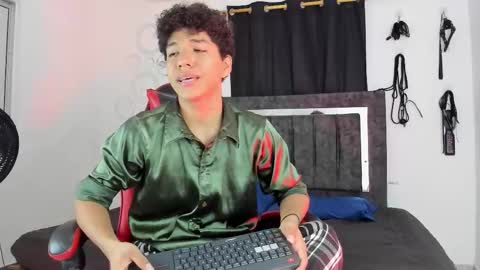 Maximiliano online show from November 27, 2025, 8:11 pm