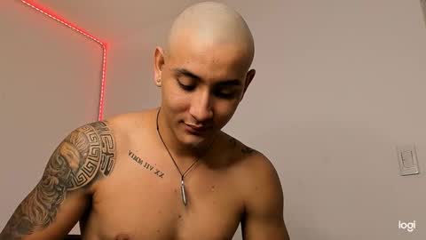 Snapshot of maximo004 chatting on January 17, 2026, 11:30 pm Maximo online show from January 17, 2026, 11:30 pm