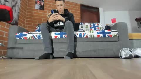 maximo__77 online show from March 18, 2026, 3:42 am