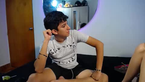 Snapshot of maximo_and_isa chatting on September 13, 2025, 3:50 am -- maximo and isa -- online show from September 13, 2025, 3:50 am