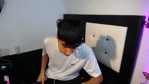 Snapshot of maximo_and_isa chatting on September 14, 2025, 7:18 am -- maximo and isa -- online show from September 14, 2025, 7:18 am