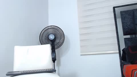 Snapshot of maximo_sebastian chatting on December 2, 2024, 3:58 am Maximo Sebastian online show from December 2, 2024, 3:58 am