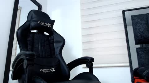 Snapshot of maximo_sebastian chatting on February 23, 2025, 9:59 pm Maximo Sebastian online show from February 23, 2025, 9:59 pm