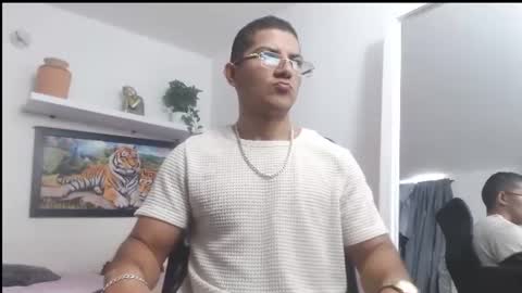 maximo_ston1 online show from June 26, 2026, 4:33 pm