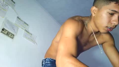 Snapshot of maximo_vega_new chatting on February 11, 2026, 12:21 pm Maximo Aron Vega online show from February 11, 2026, 12:21 pm