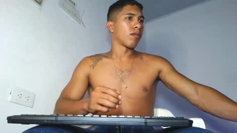 Snapshot of maximo_vega_new chatting on February 12, 2026, 1:22 am Maximo Aron Vega online show from February 12, 2026, 1:22 am