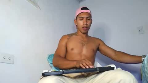 Snapshot of maximo_vega_new chatting on February 28, 2026, 11:28 pm Maximo Aron Vega online show from February 28, 2026, 11:28 pm